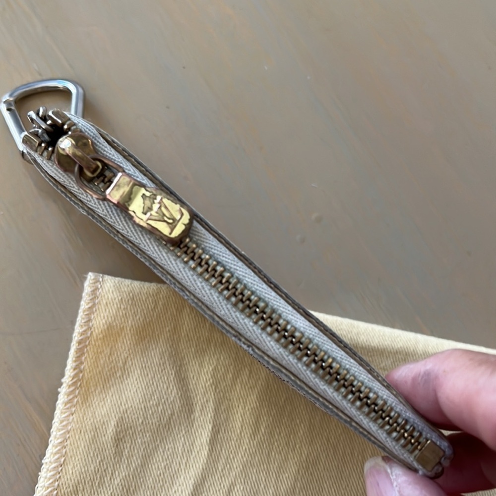 Louis Vuitton key case - Picture 3 of 5
